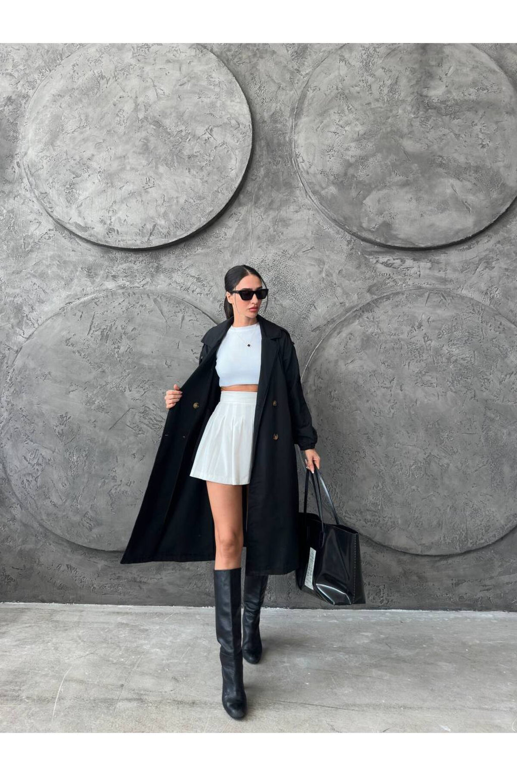 Kadın Siyah Kemerli Uzun Trenchcoat Şık & Minimal Tasarım