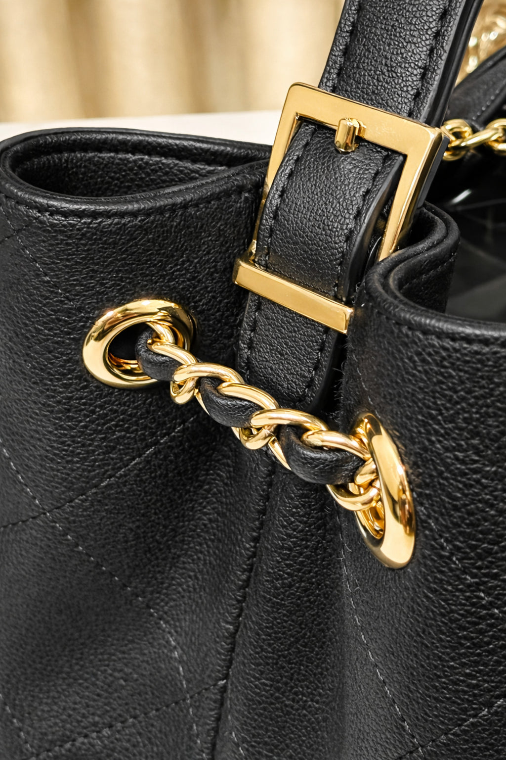 Kadın Kapitone Deri Zincir Detaylı Tote Çanta