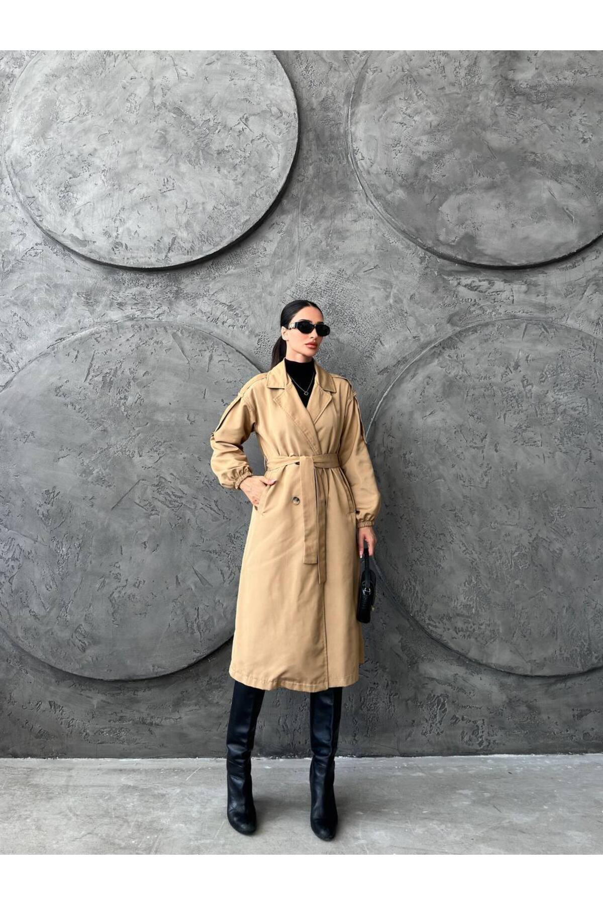 Kadın Siyah Kemerli Uzun Trenchcoat Şık & Minimal Tasarım